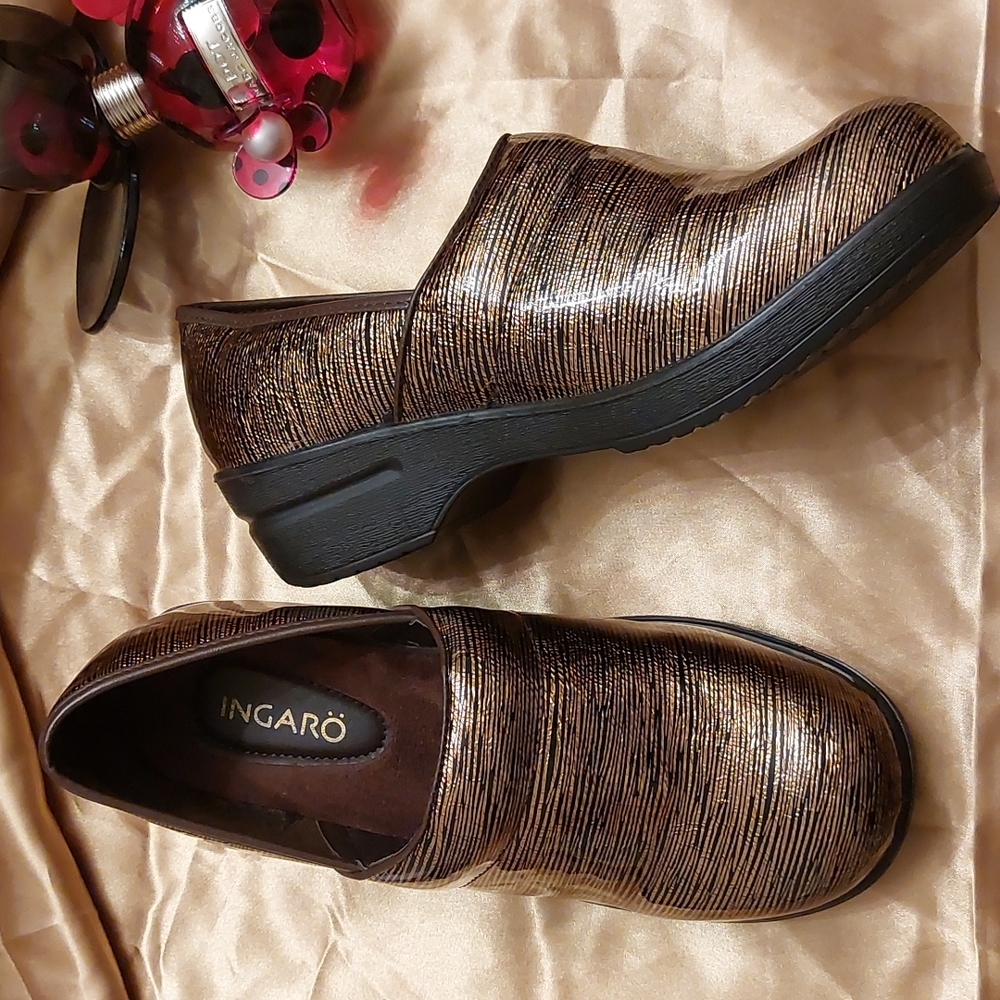 Clogs - Picture 2 of 7